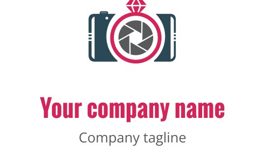 Diseño de logo creativo con una cámara color aguamarina, acentos rojos y detalles grises